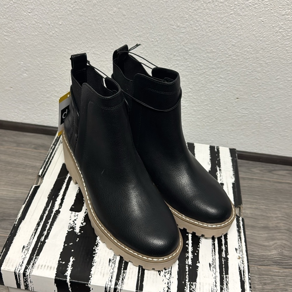 Dolce Vita Women's Slip On Rancher Ankle Chelsea Boot - Picture 4 of 6